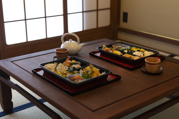 【お部屋食で安心】鞆のお食事処からお届け　朝夕お弁当付きプラン【1泊2食】